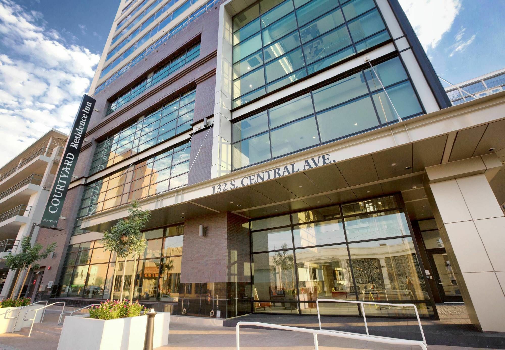 Courtyard By Marriott Phoenix Downtown Экстерьер фото